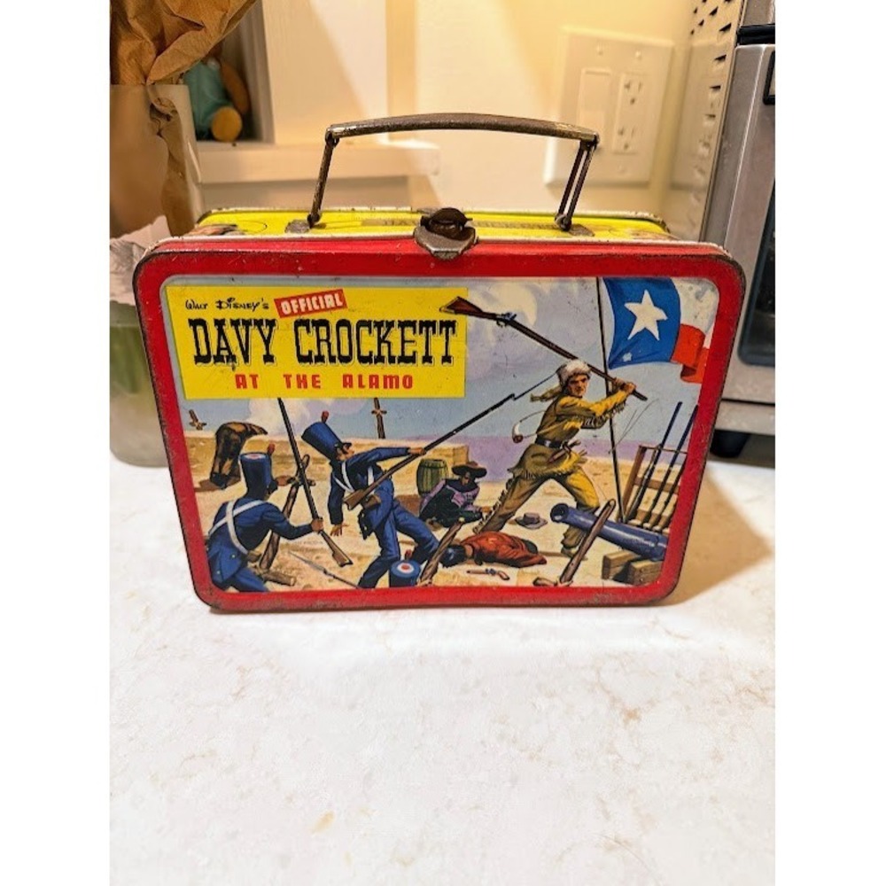 Davy Crockett At The Alamo Metal Lunch Box, ADCO, 1955 Walt Disney
